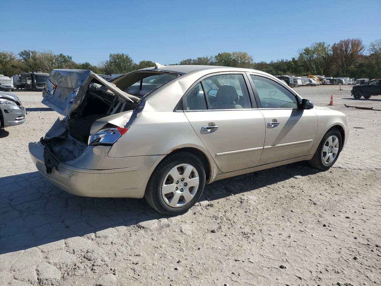 2010 Hyundai Sonata - Image 3