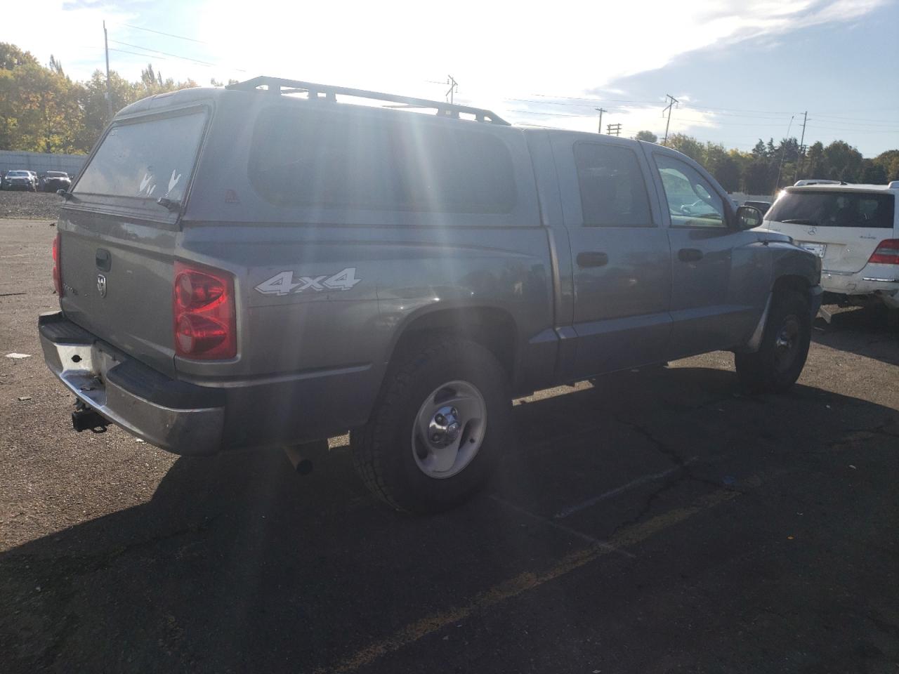 2006 Dodge Dakota - Image 3