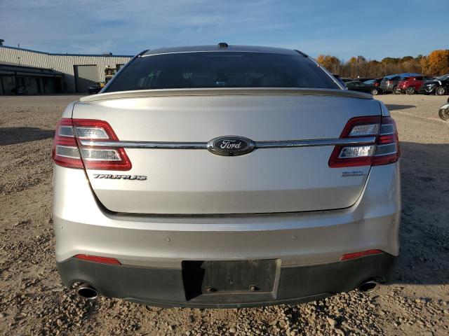  FORD TAURUS 2017 Silver