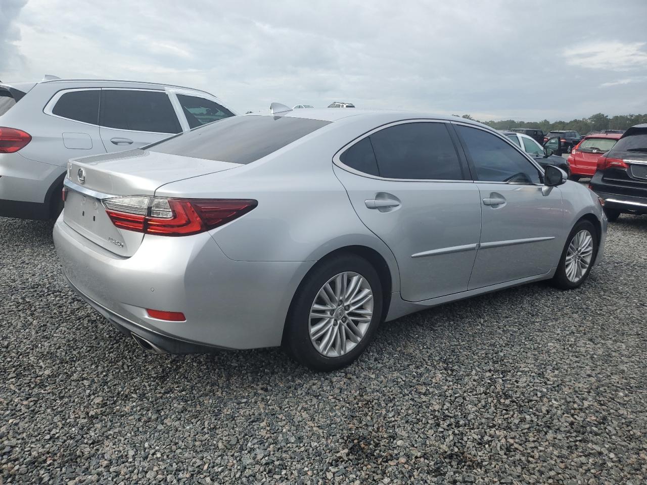 2016 Lexus ES - Image 3