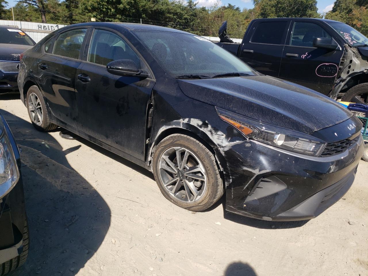 2023 Kia Forte - Image 4