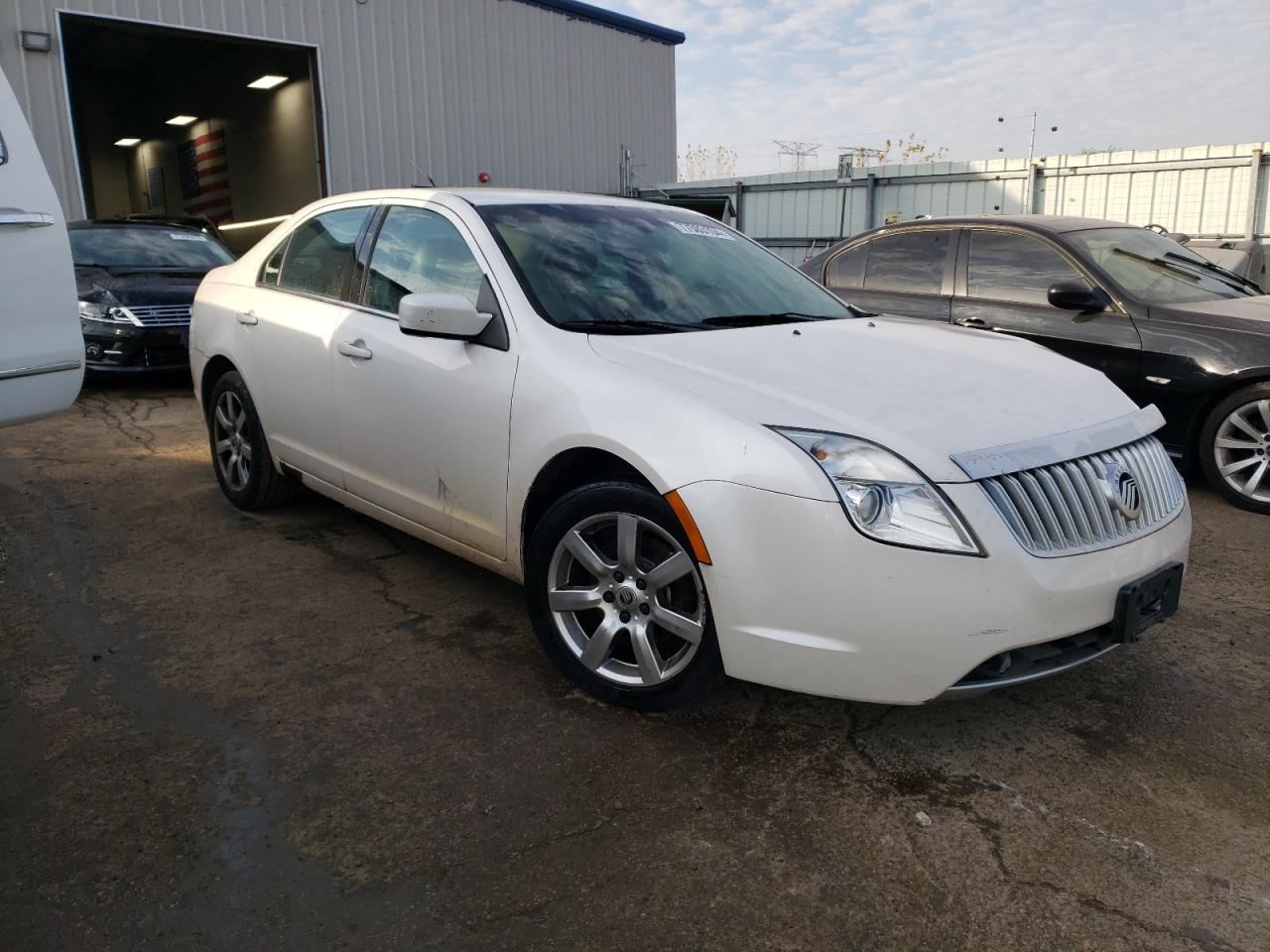 2010 Mercury Milan - Image 4
