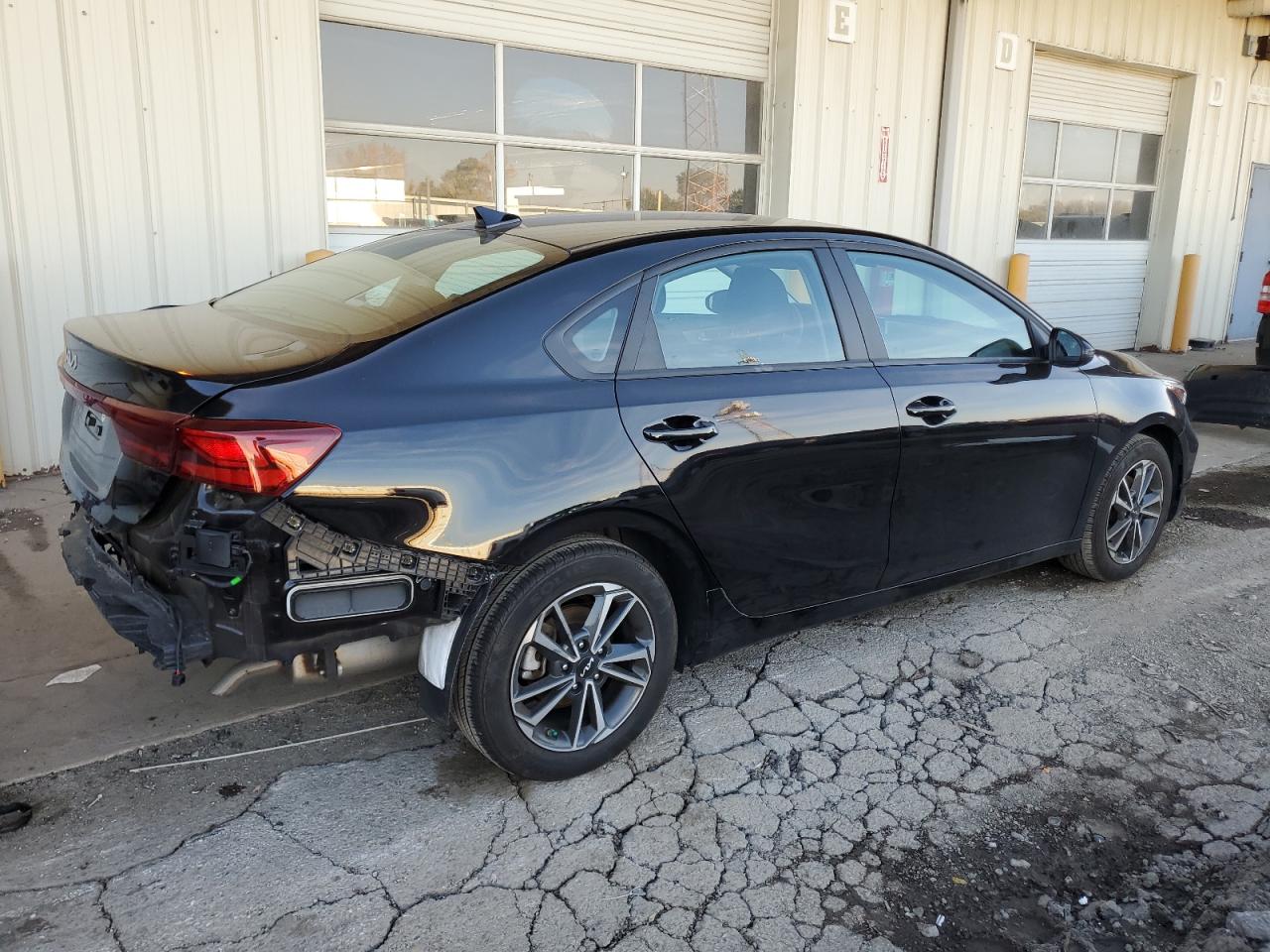 2022 Kia Forte - Image 3