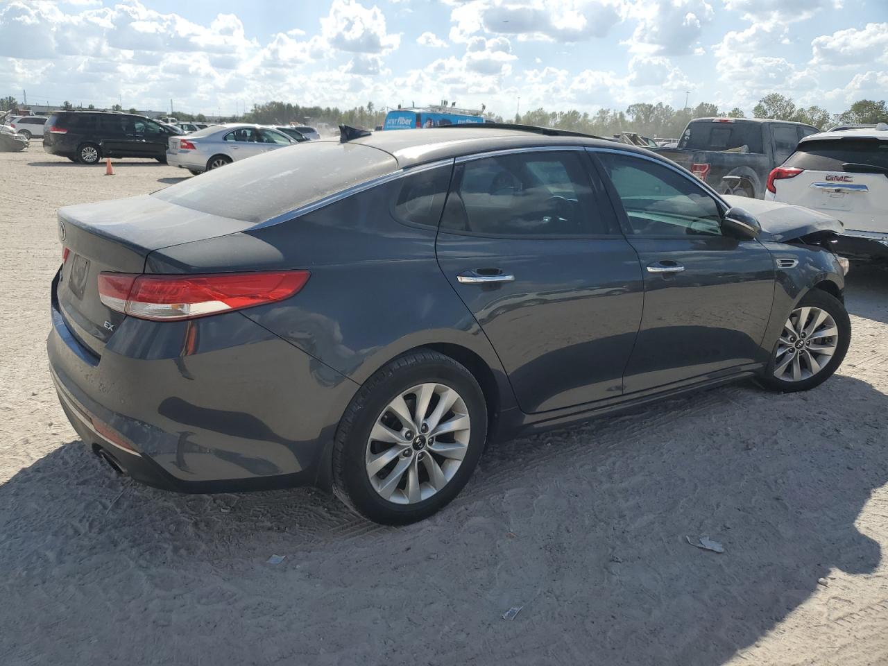 VIN 5XXGU4L38HG134491 2017 KIA OPTIMA no.3