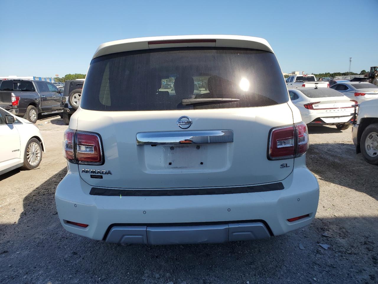 JN8AY2ND4H9004679 2017 Nissan Armada Sv