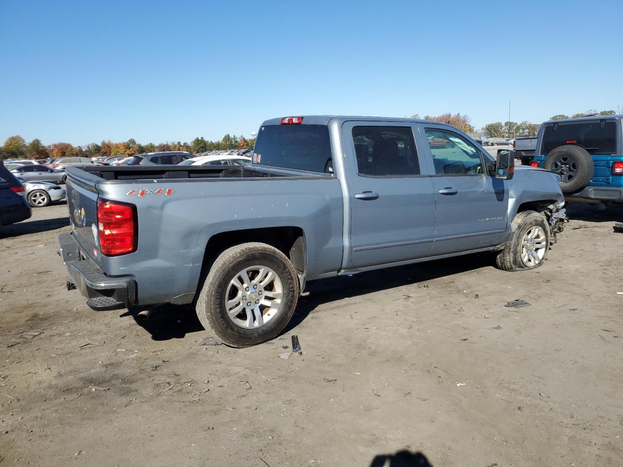 2015 Chevrolet Silverado - Image 3