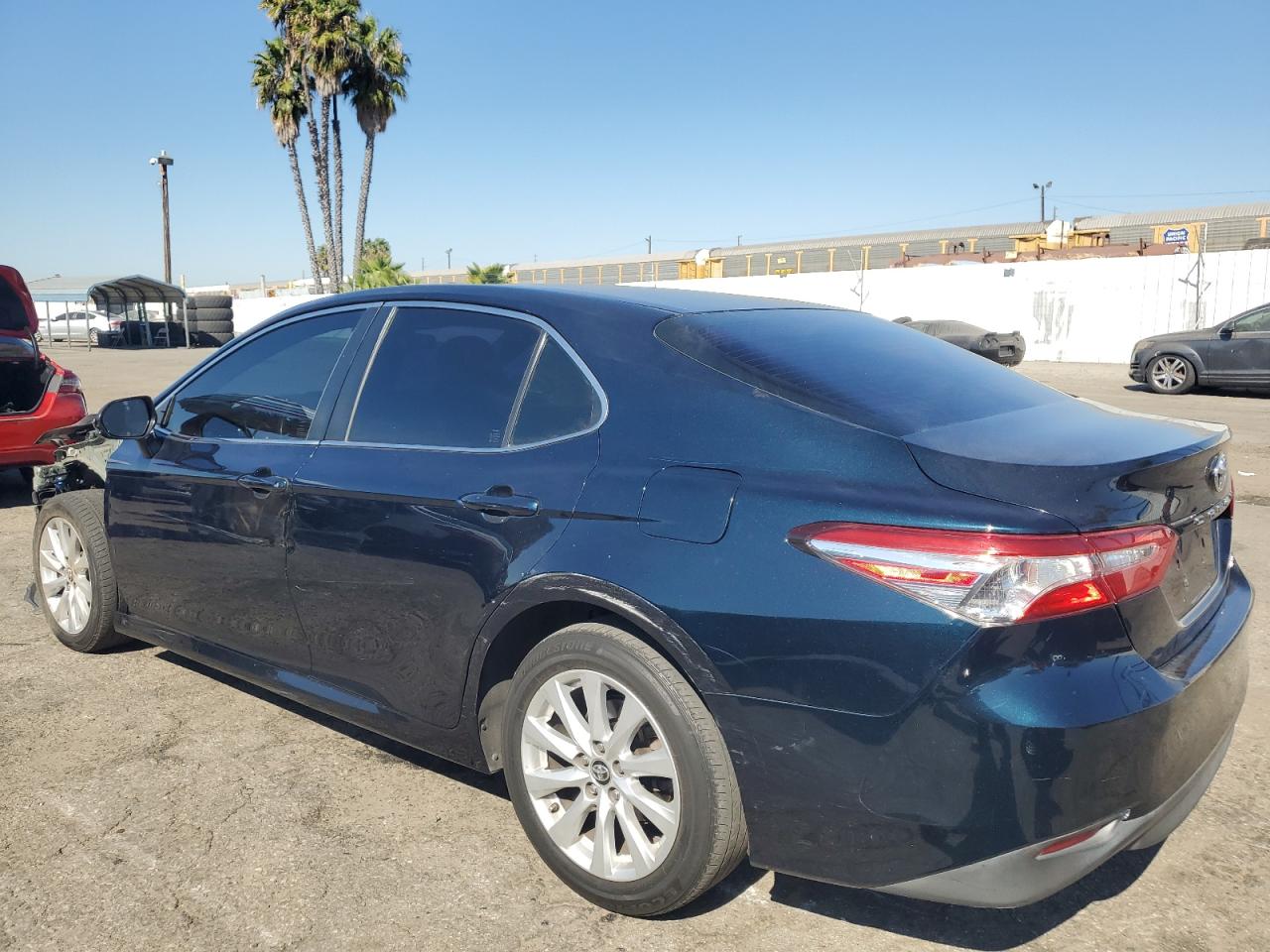 VIN JTNB11HKXJ3038459 2018 TOYOTA CAMRY no.2