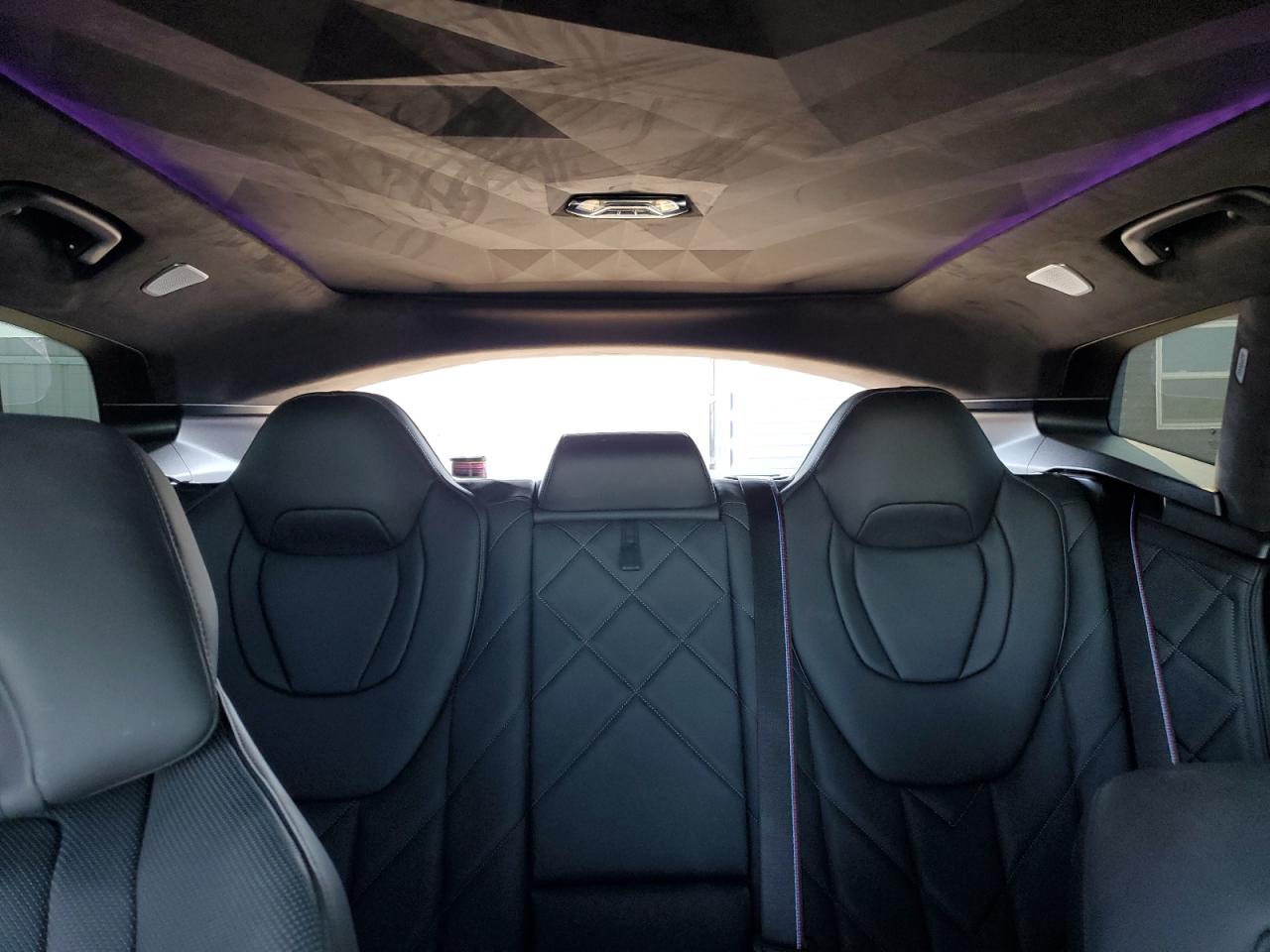 2023 BMW XM - Image 10