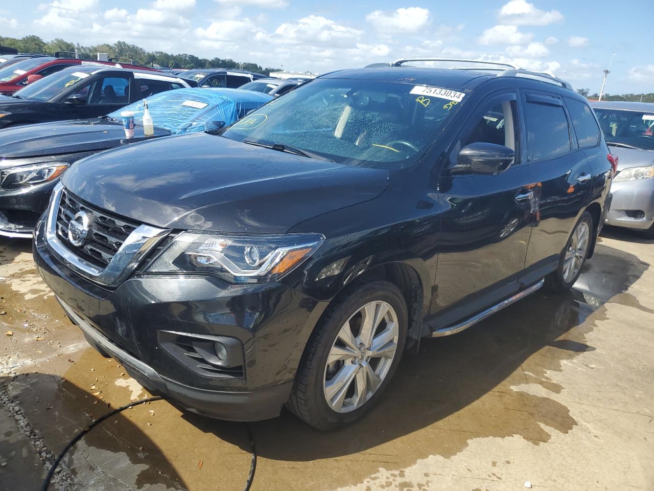 2018 Nissan Pathfinder - Image 1