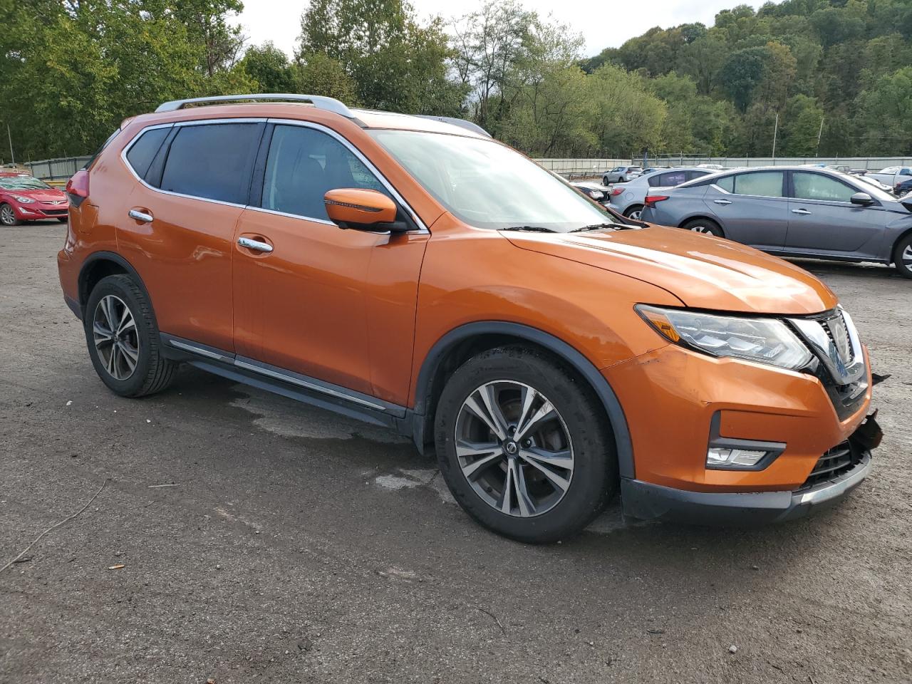2017 Nissan Rogue - Image 4