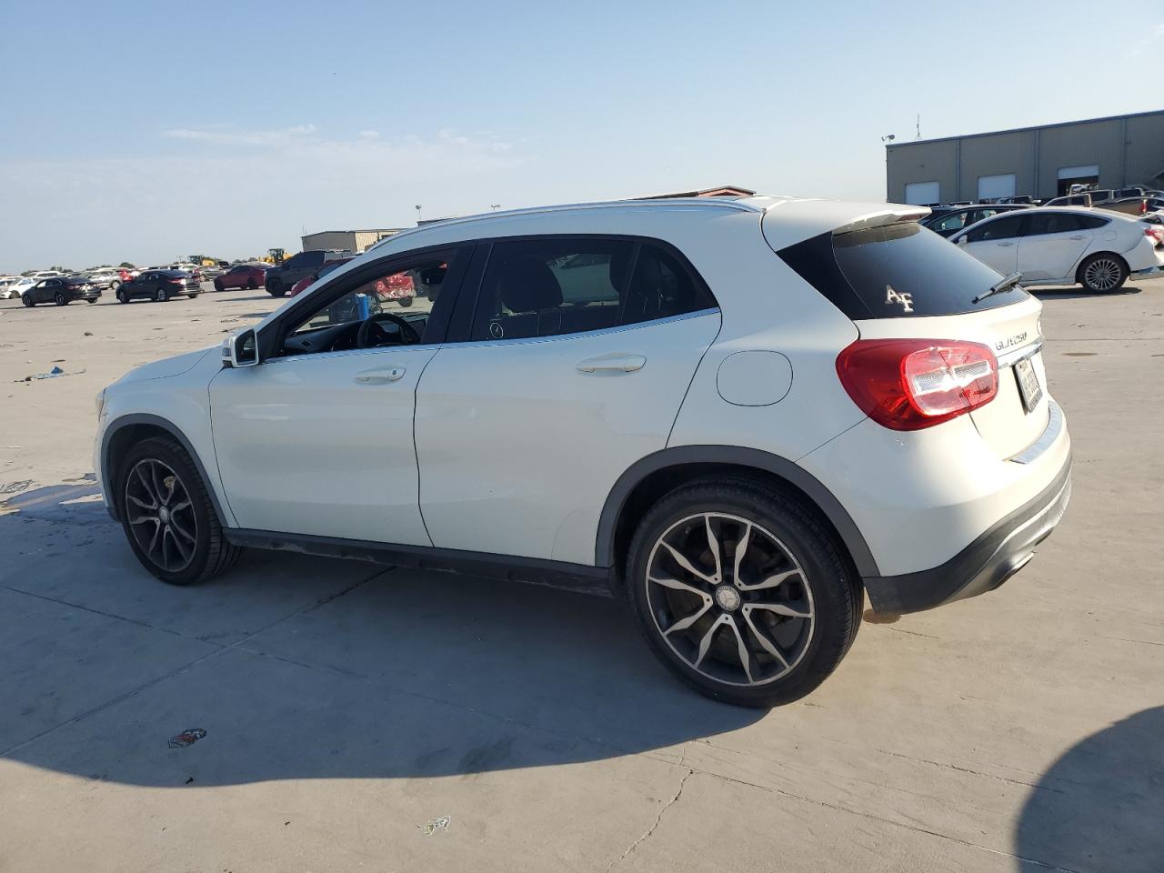 VIN WDCTG4GBXFJ108226 2015 MERCEDES-BENZ GLA-CLASS no.2