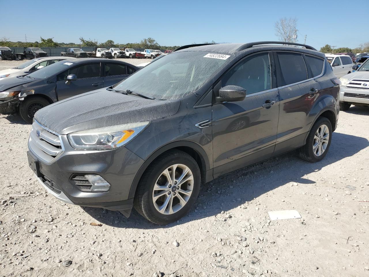 1FMCU0GD3HUC87456 2017 FORD ESCAPE - Image 1