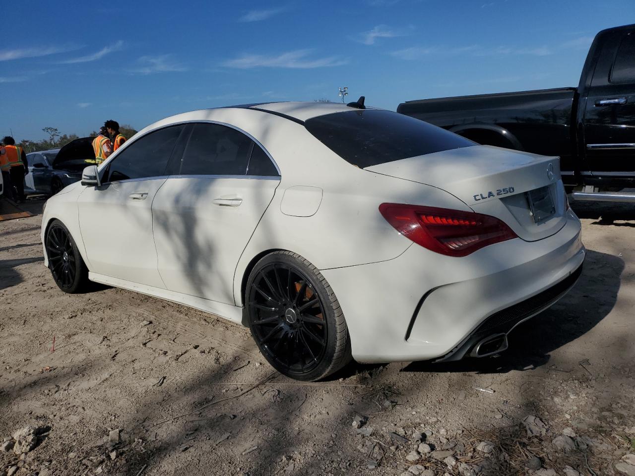 VIN WDDSJ4EB3FN170636 2015 MERCEDES-BENZ CLA-CLASS no.2