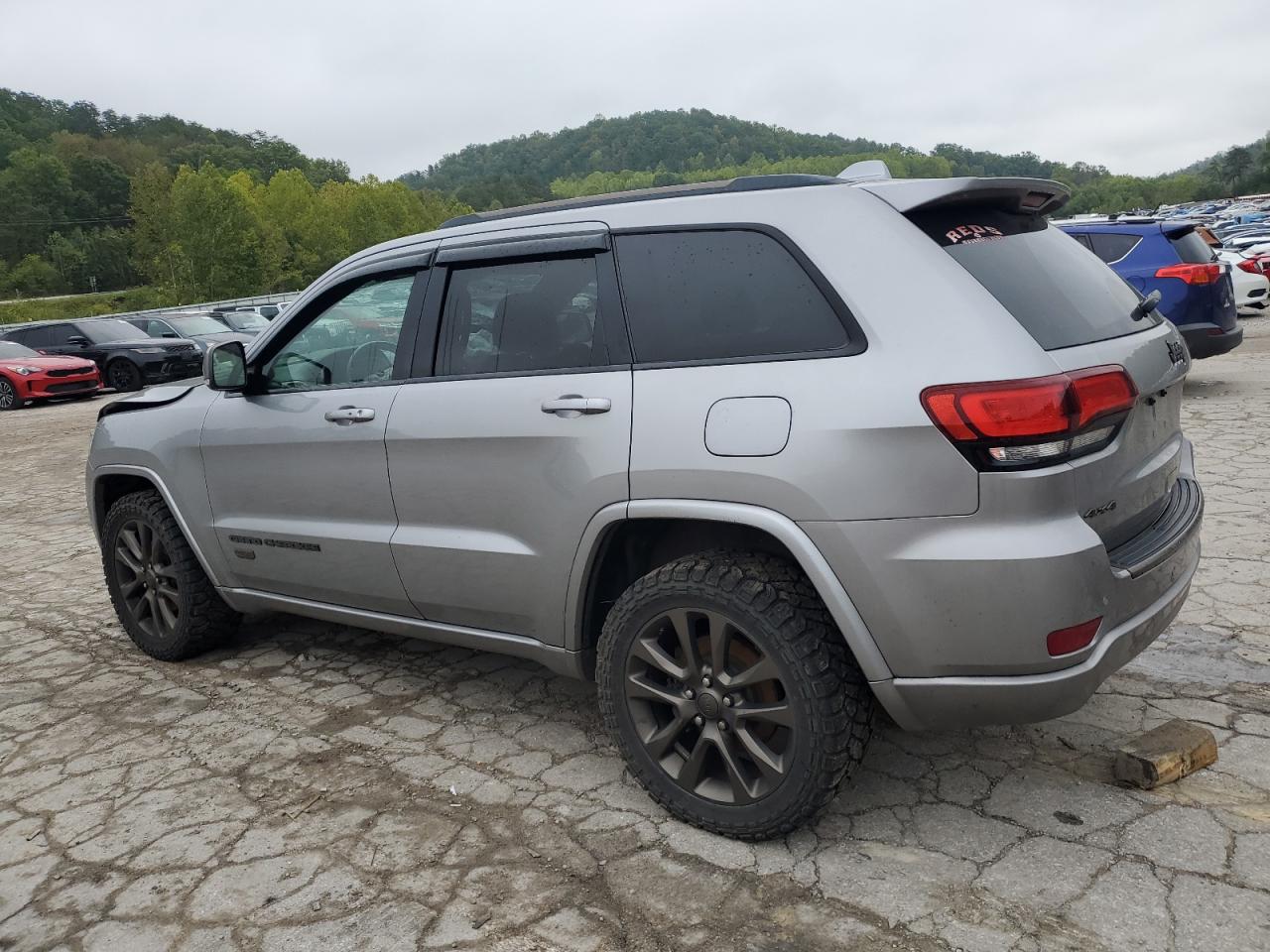 2017 Jeep Grand Cherokee - Image 2