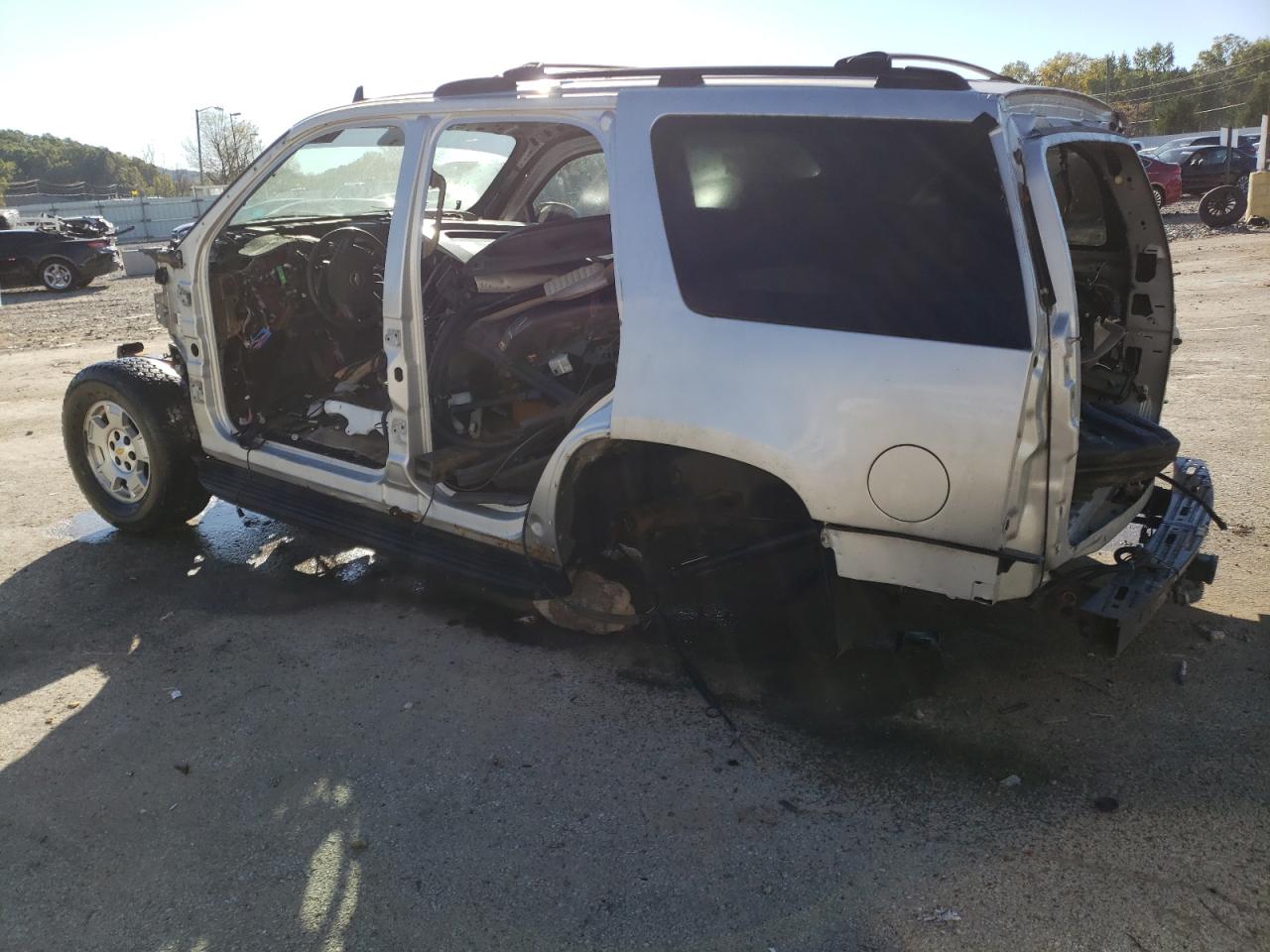 2010 Chevrolet Tahoe - Image 2