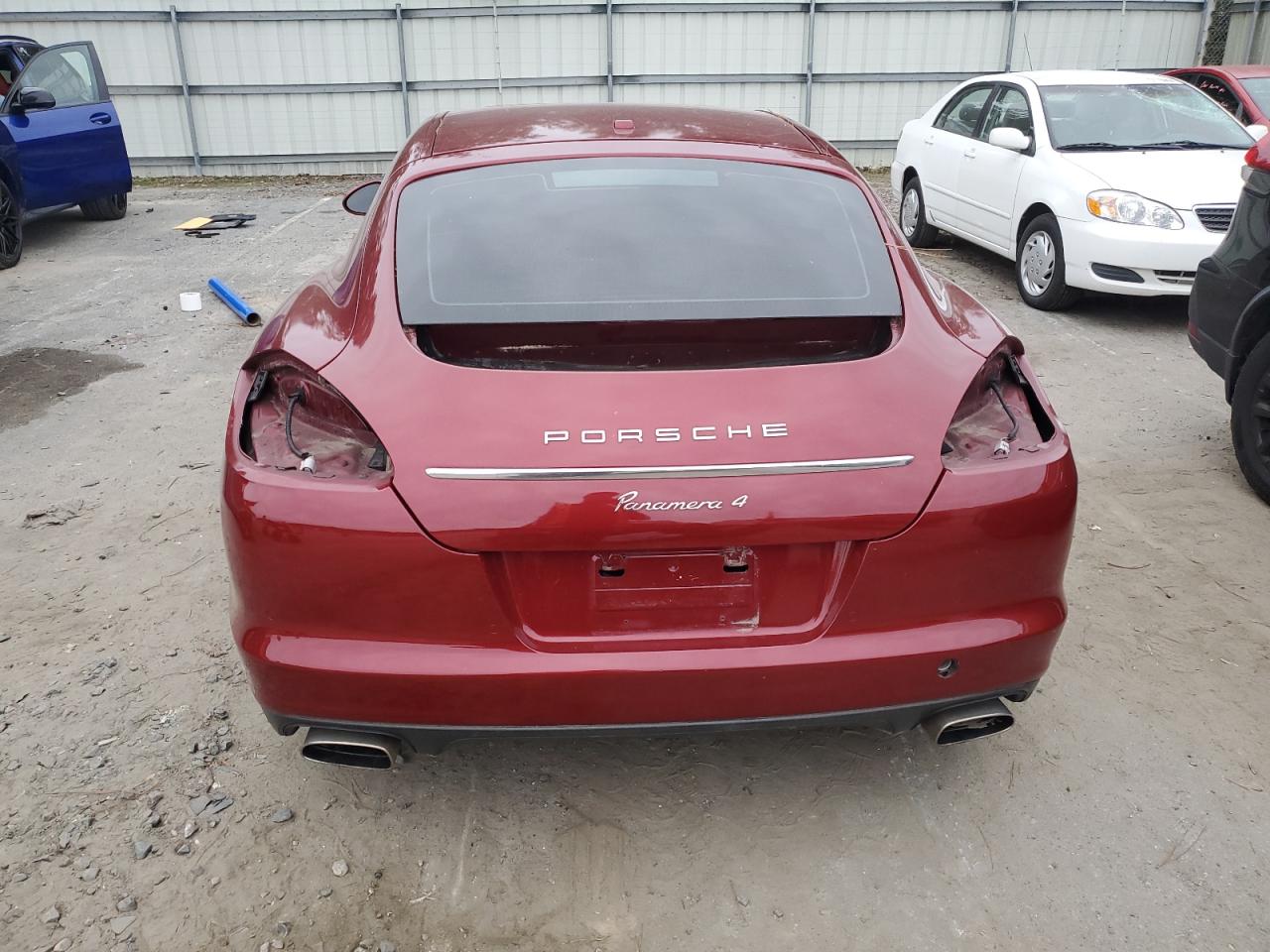 WP0AA2A75BL012669 2011 Porsche Panamera 2