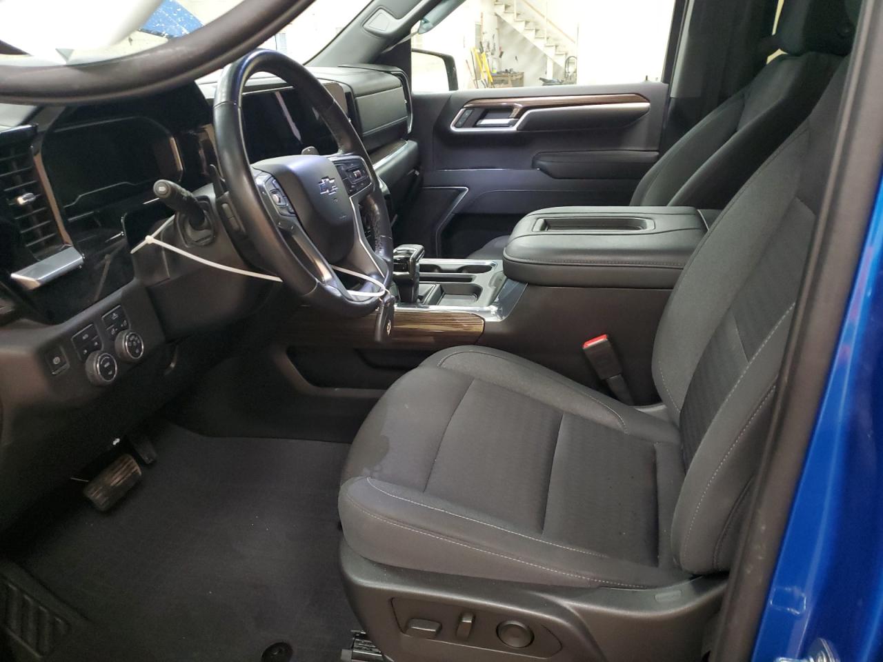 2022 Chevrolet Silverado - Image 7