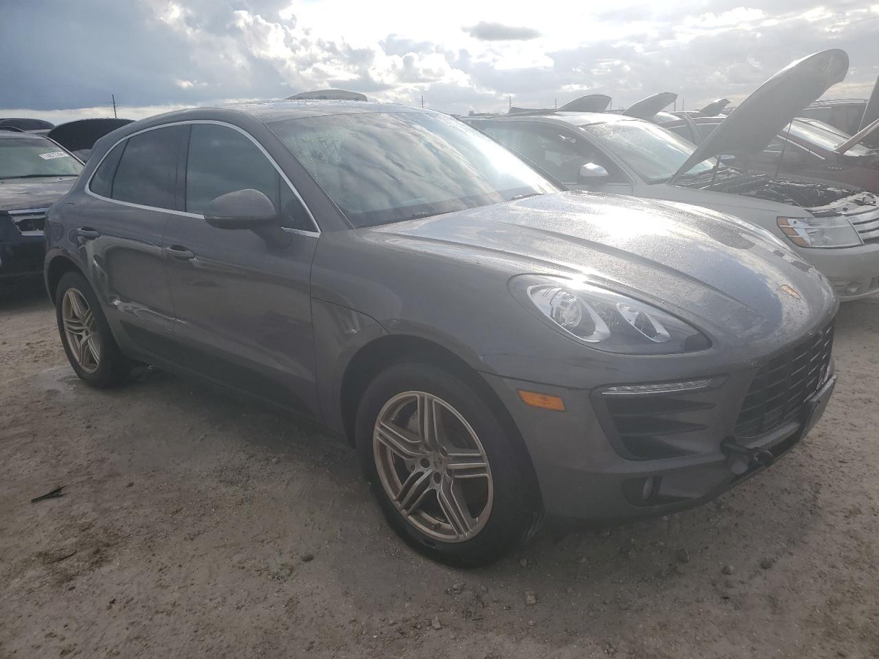 2016 Porsche Macan S VIN: WP1AB2A58GLB44276 Lot: 74739314