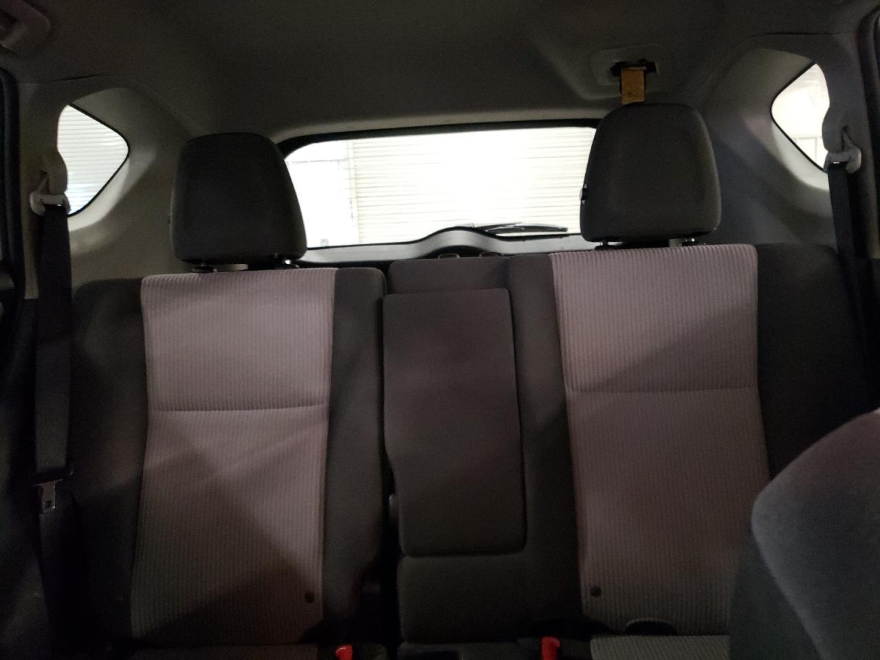 2015 Toyota RAV 4 - Image 10
