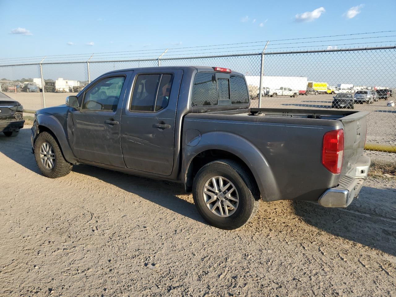 2016 Nissan Navara (Frontier) - Image 2