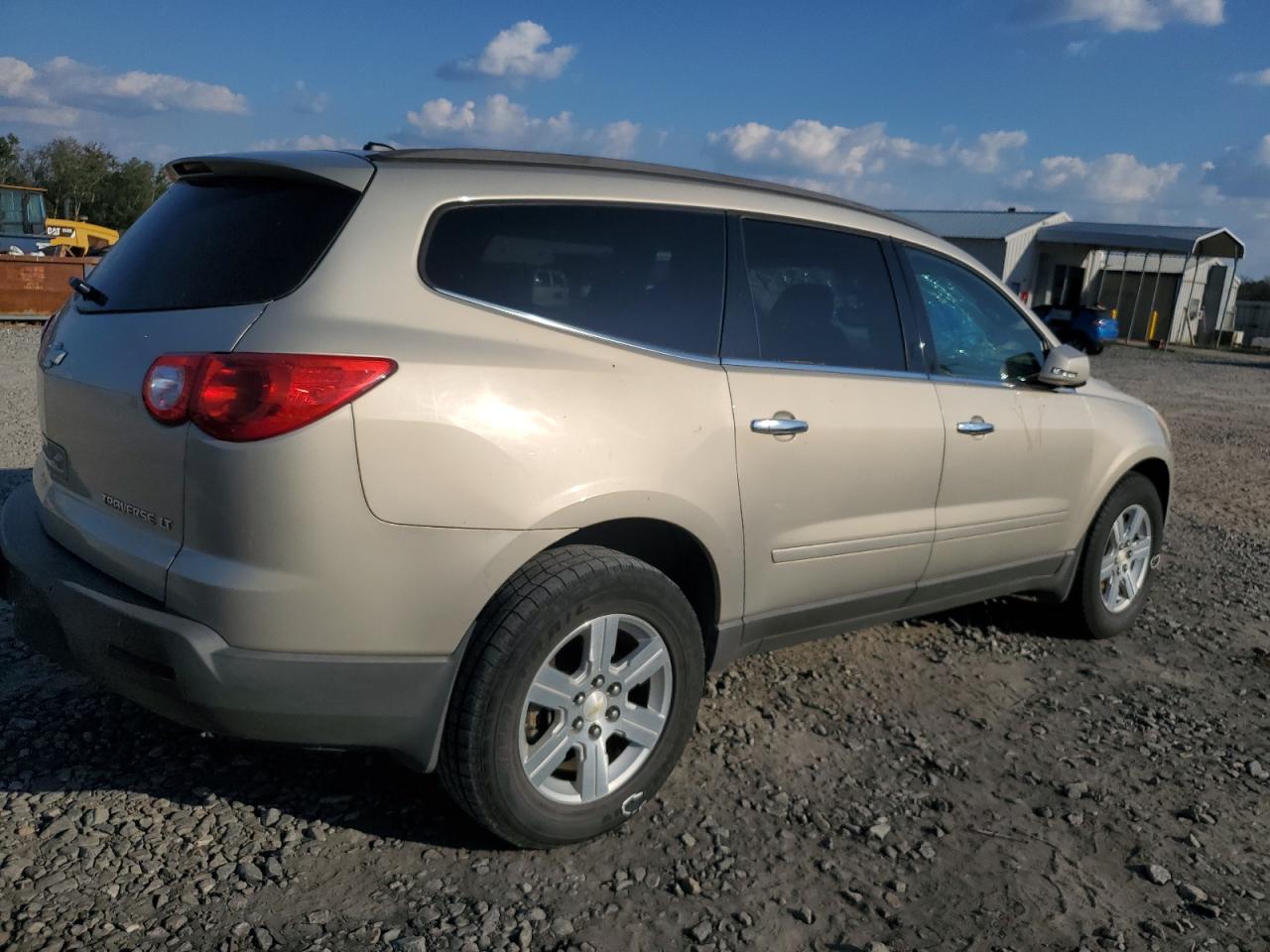 2010 Chevrolet Traverse - Image 3