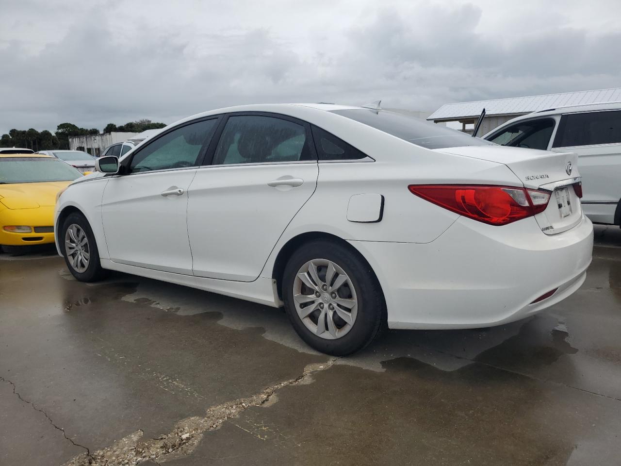 2012 Hyundai Sonata - Image 2