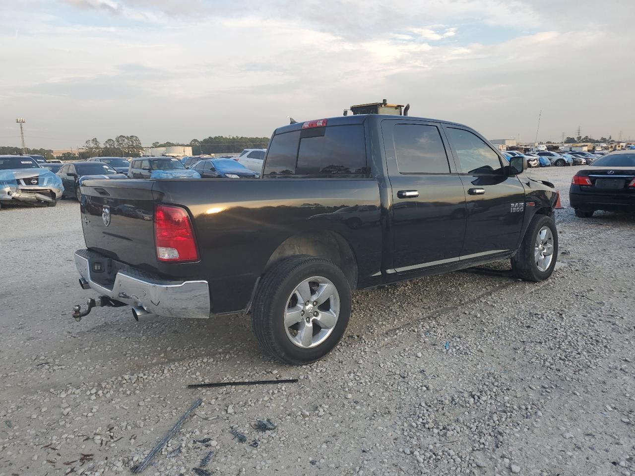 2015 RAM 1500 - Image 3