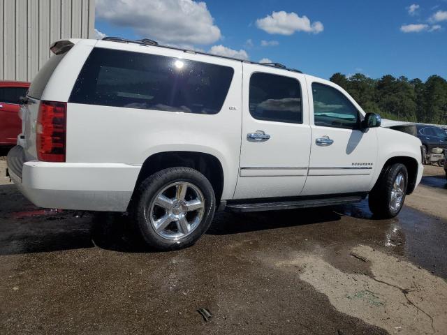  CHEVROLET SUBURBAN 2014 Белы