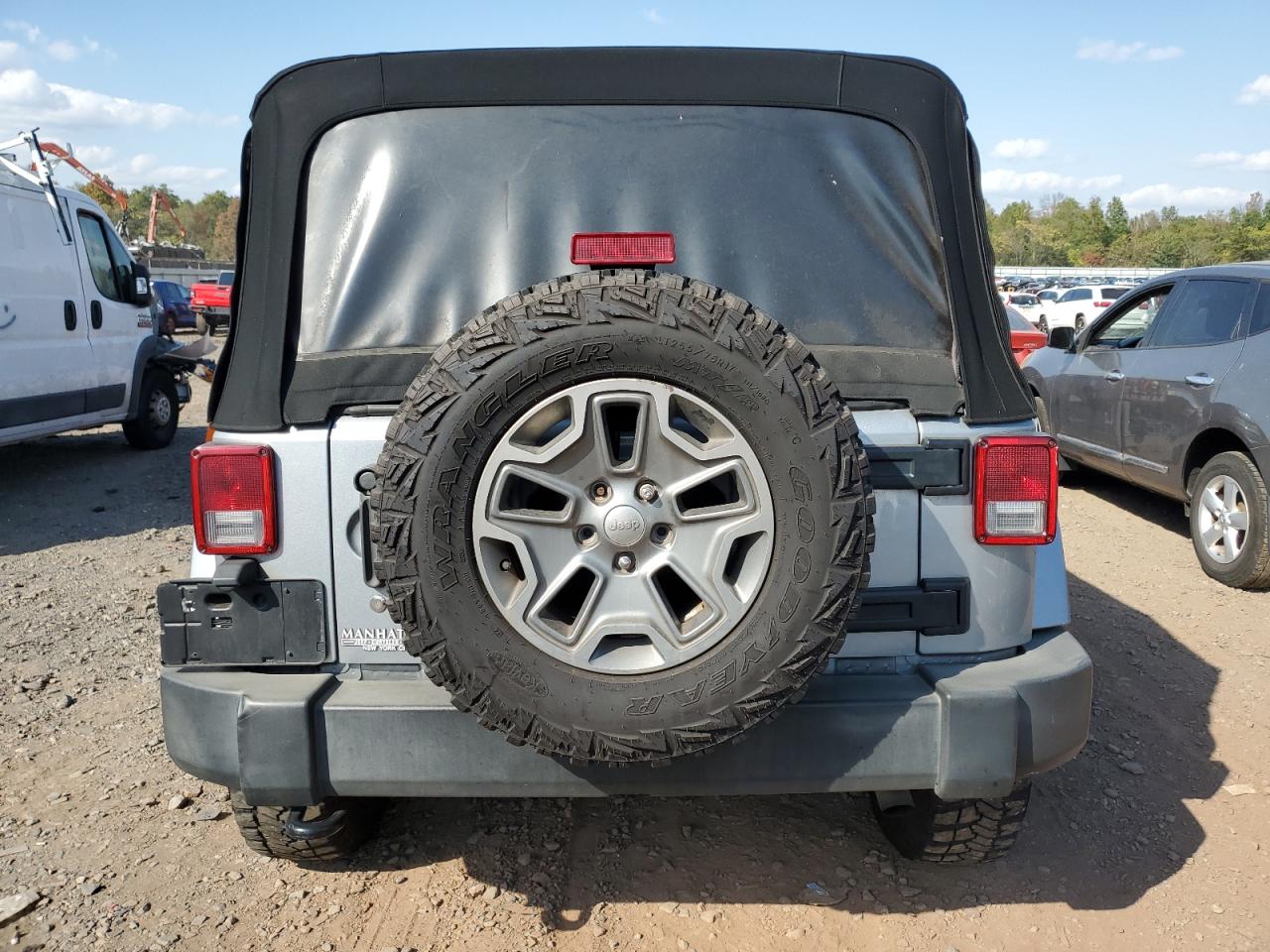 1C4HJWFG2GL158551 2016 Jeep Wrangler Unlimited Rubicon