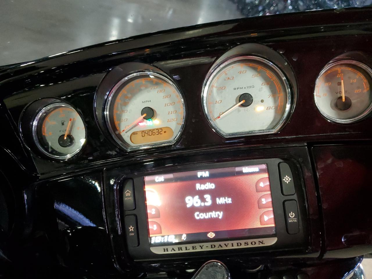 2017 Harley-Davidson Flhxs Street Glide Special VIN: 1HD1KRC12HB636988 Lot: 73392184