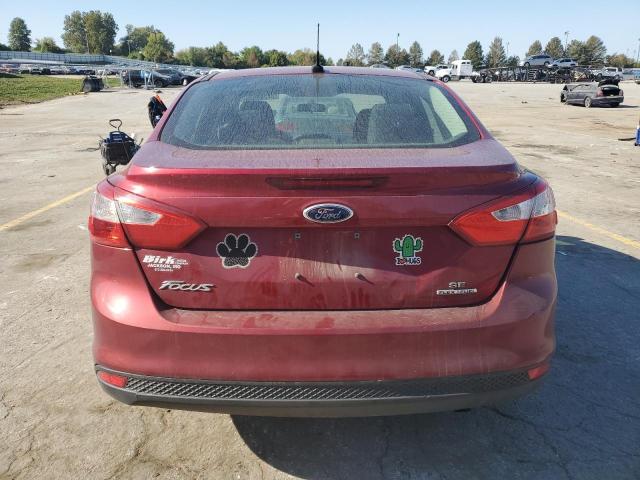 Sedans FORD FOCUS 2013 Red