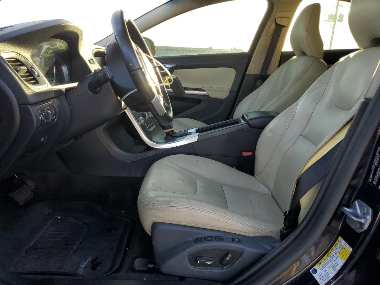 2016 Volvo S60 - Image 7