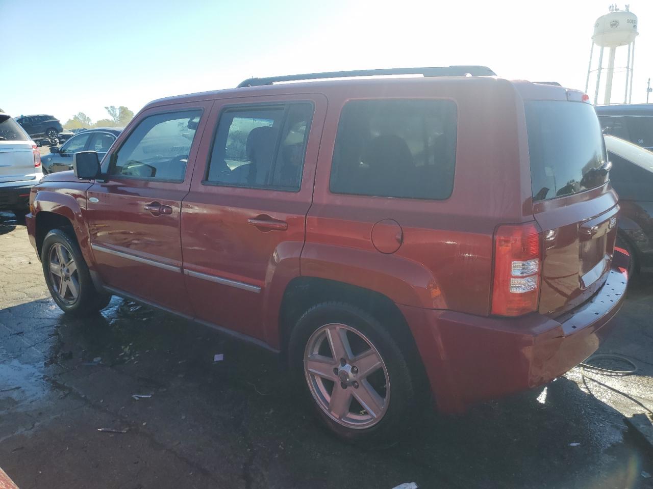 2010 Jeep Liberty (Patriot) - Image 2