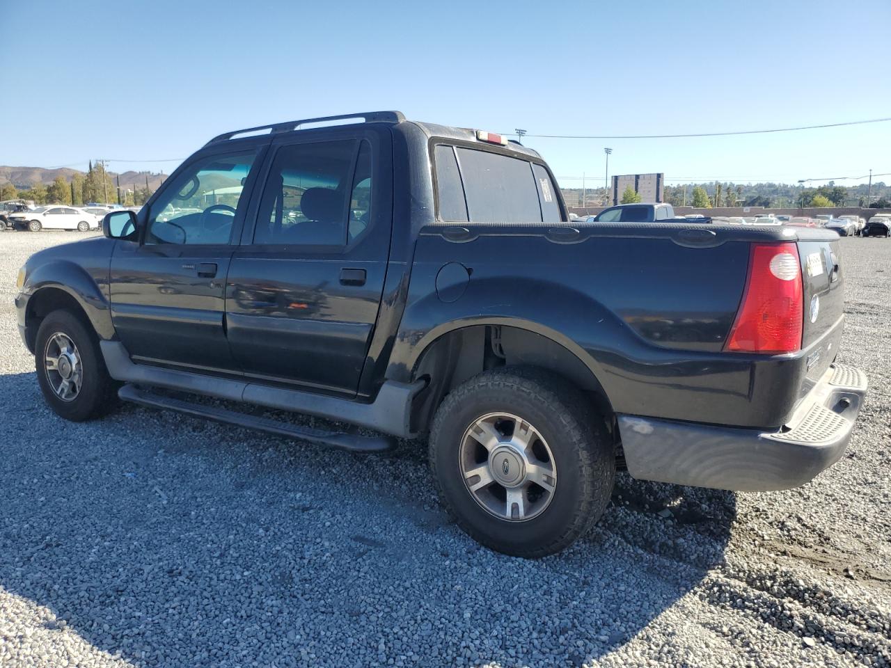 2004 Ford Explorer - Image 2
