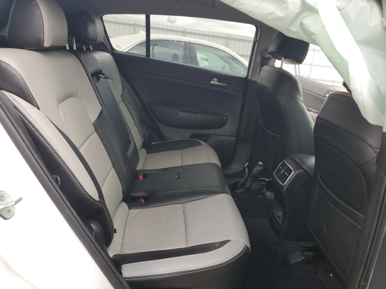 2020 Kia Sportage - Image 11