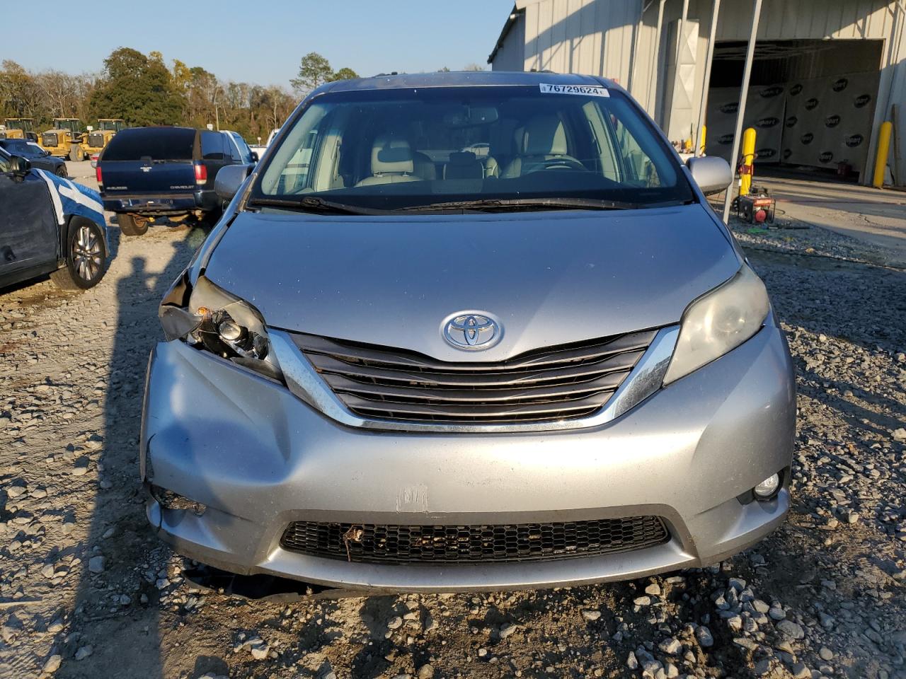 2011 Toyota Sienna - Image 5