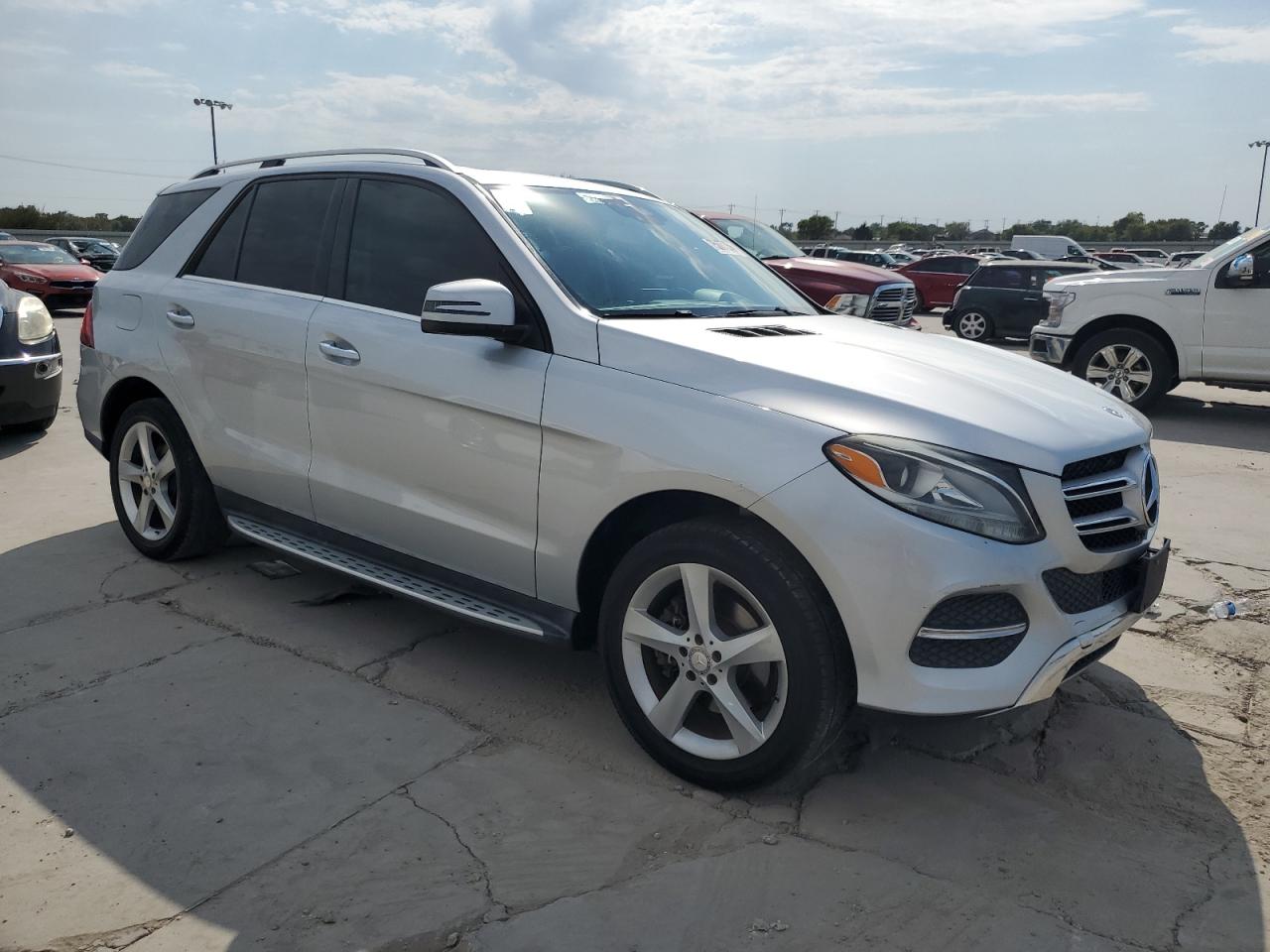 VIN 4JGDA5JB2GA691009 2016 MERCEDES-BENZ GLE-CLASS no.4