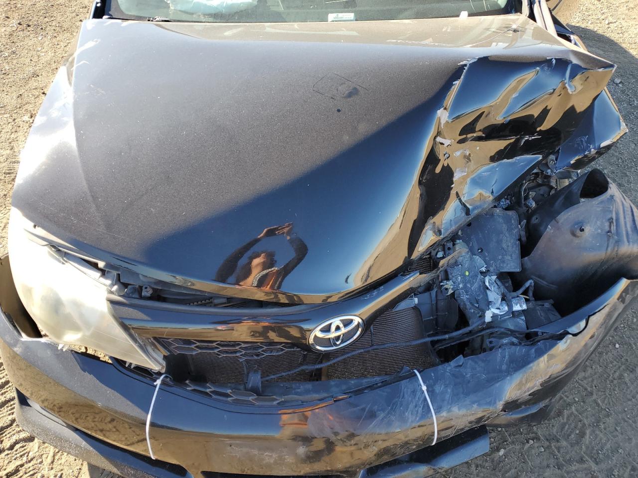 2014 Toyota Camry - Image 12
