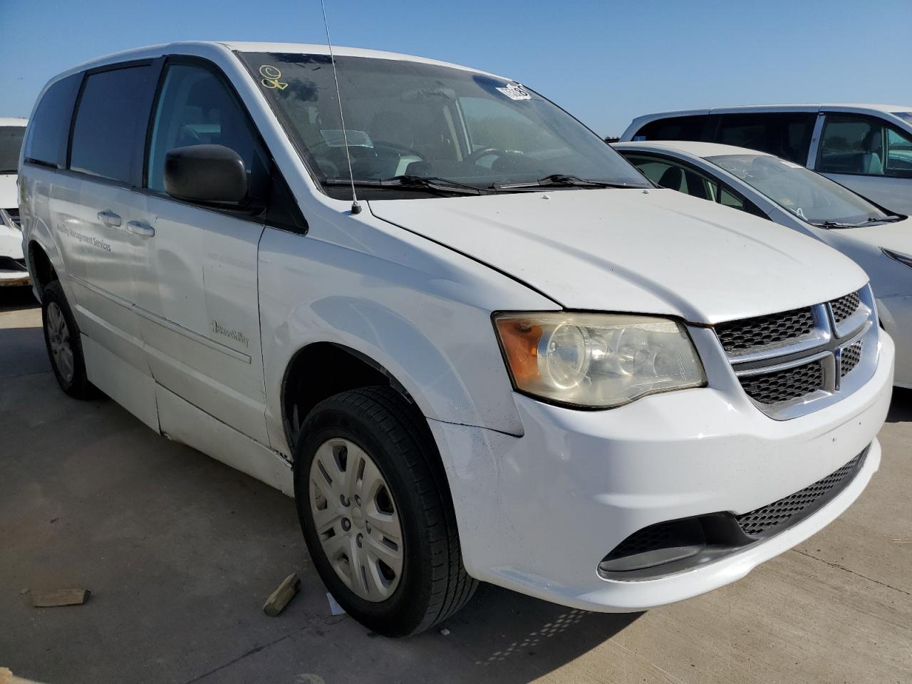 2017 Dodge Caravan - Image 4