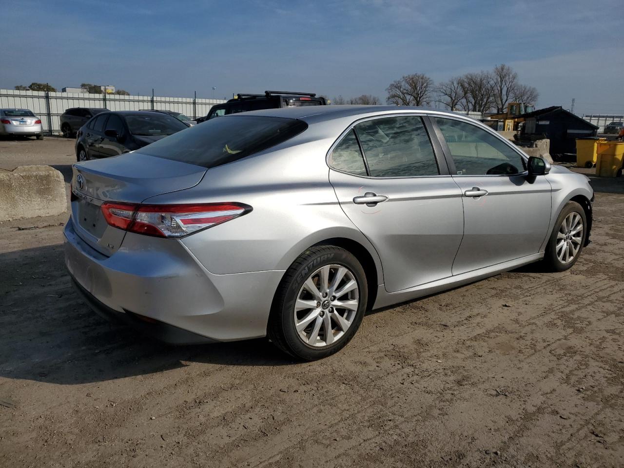 VIN JTNB11HK7J3016208 2018 TOYOTA CAMRY no.3