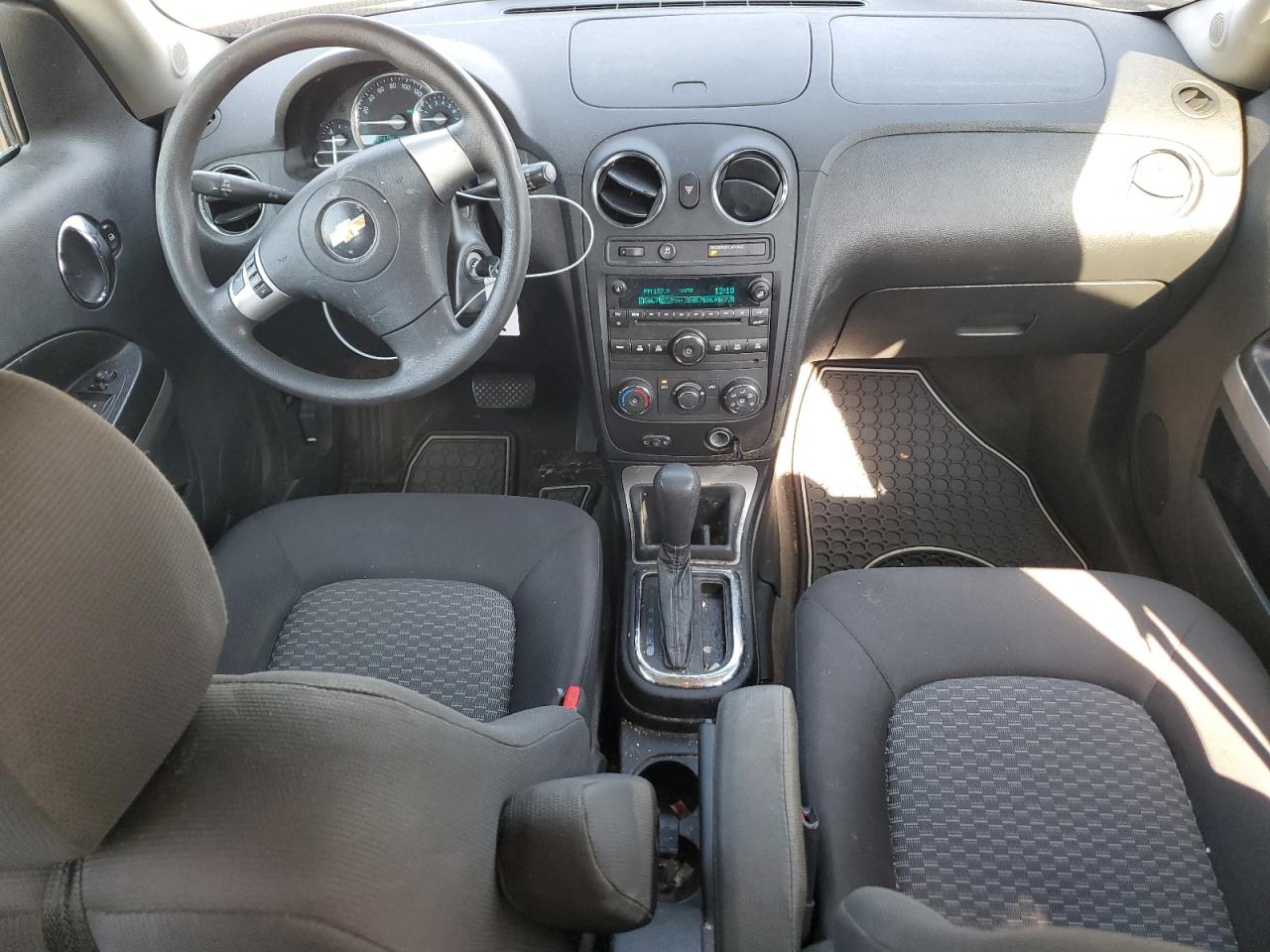 2011 Chevrolet HHR - Image 8