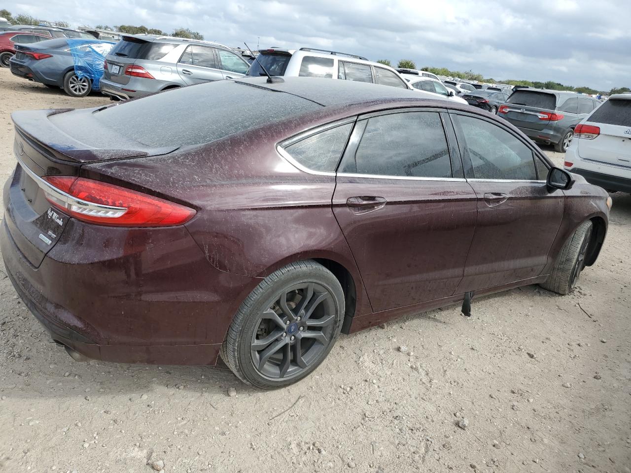 VIN 3FA6P0HDXJR256554 2018 FORD FUSION no.3