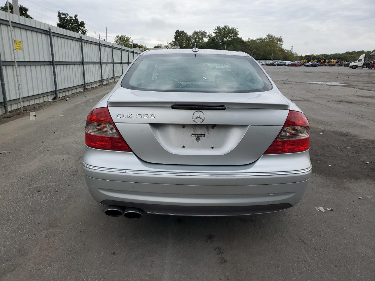 2007 Mercedes-Benz Clk 550 VIN: WDBTJ72H97F214917 Lot: 73154374