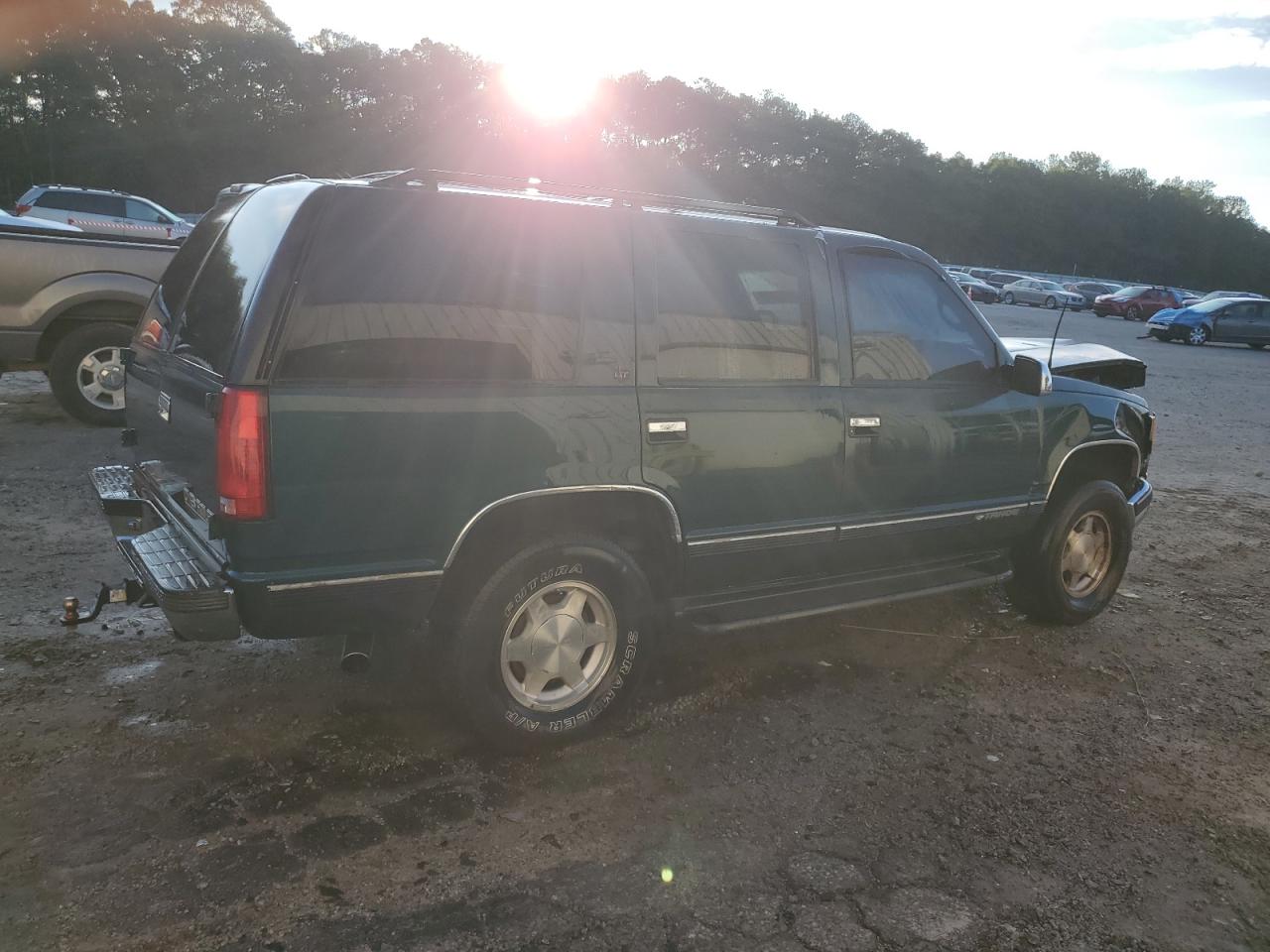 1999 Chevrolet Tahoe - Image 3