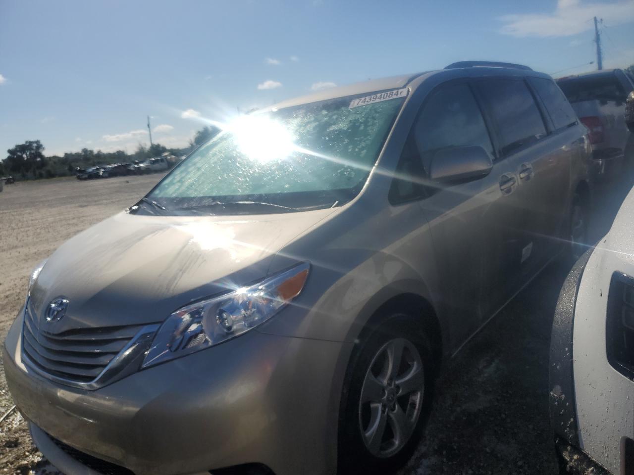 5TDKK3DC6FS641913 2015 TOYOTA SIENNA - Image 1