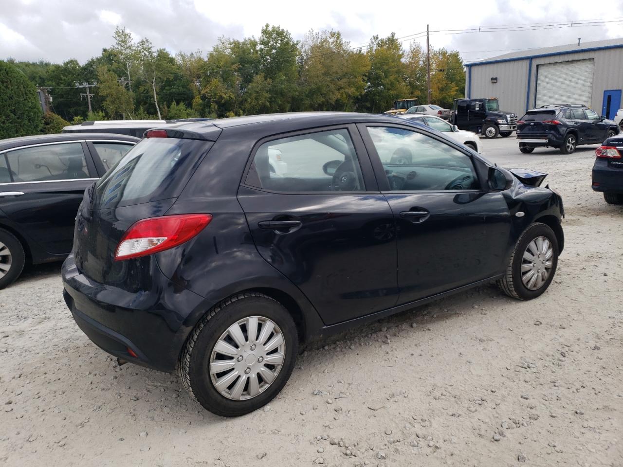 JM1DE1HZ6B0105690 2011 Mazda Mazda2