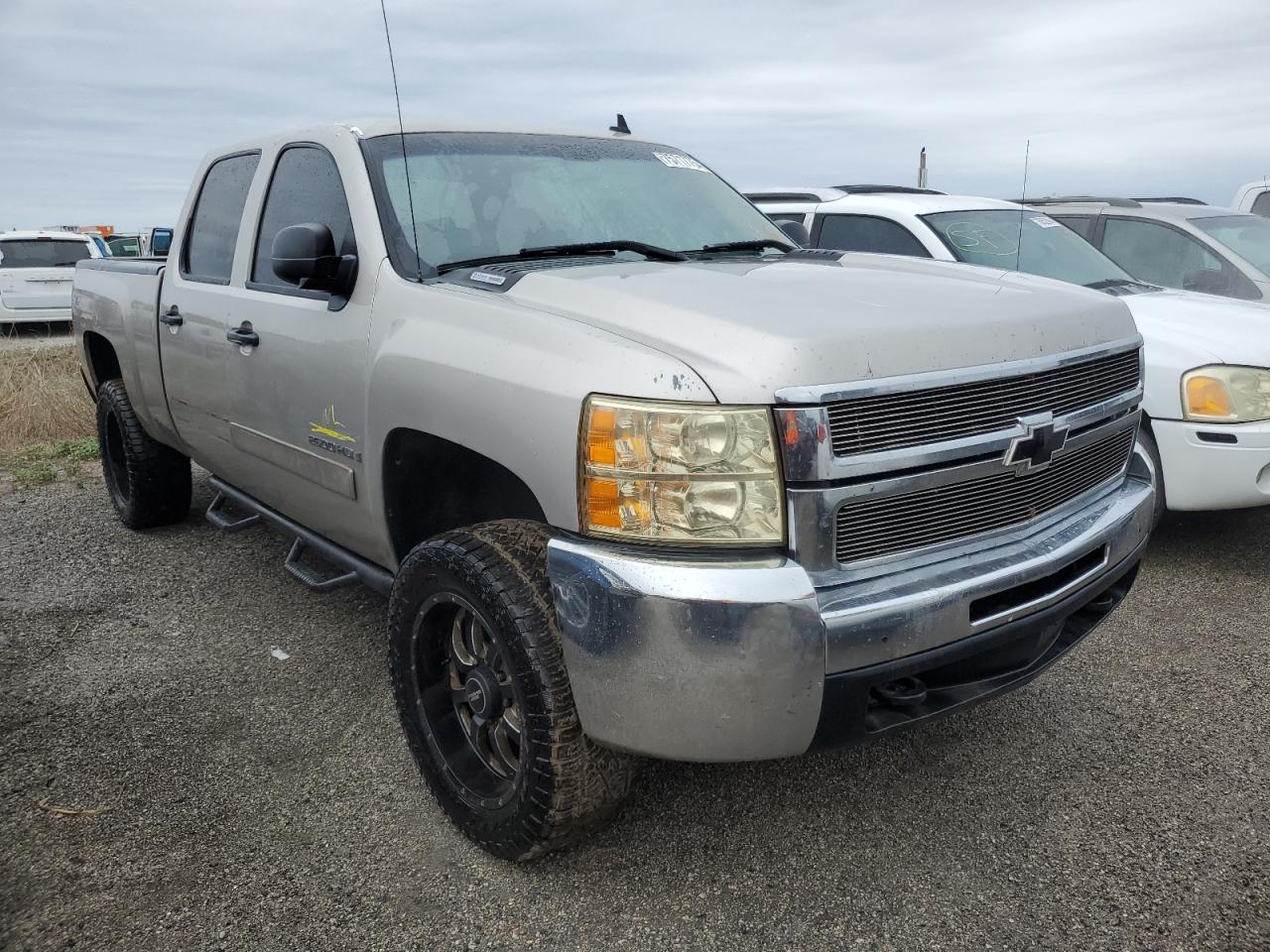 2008 Chevrolet Silverado - Image 4