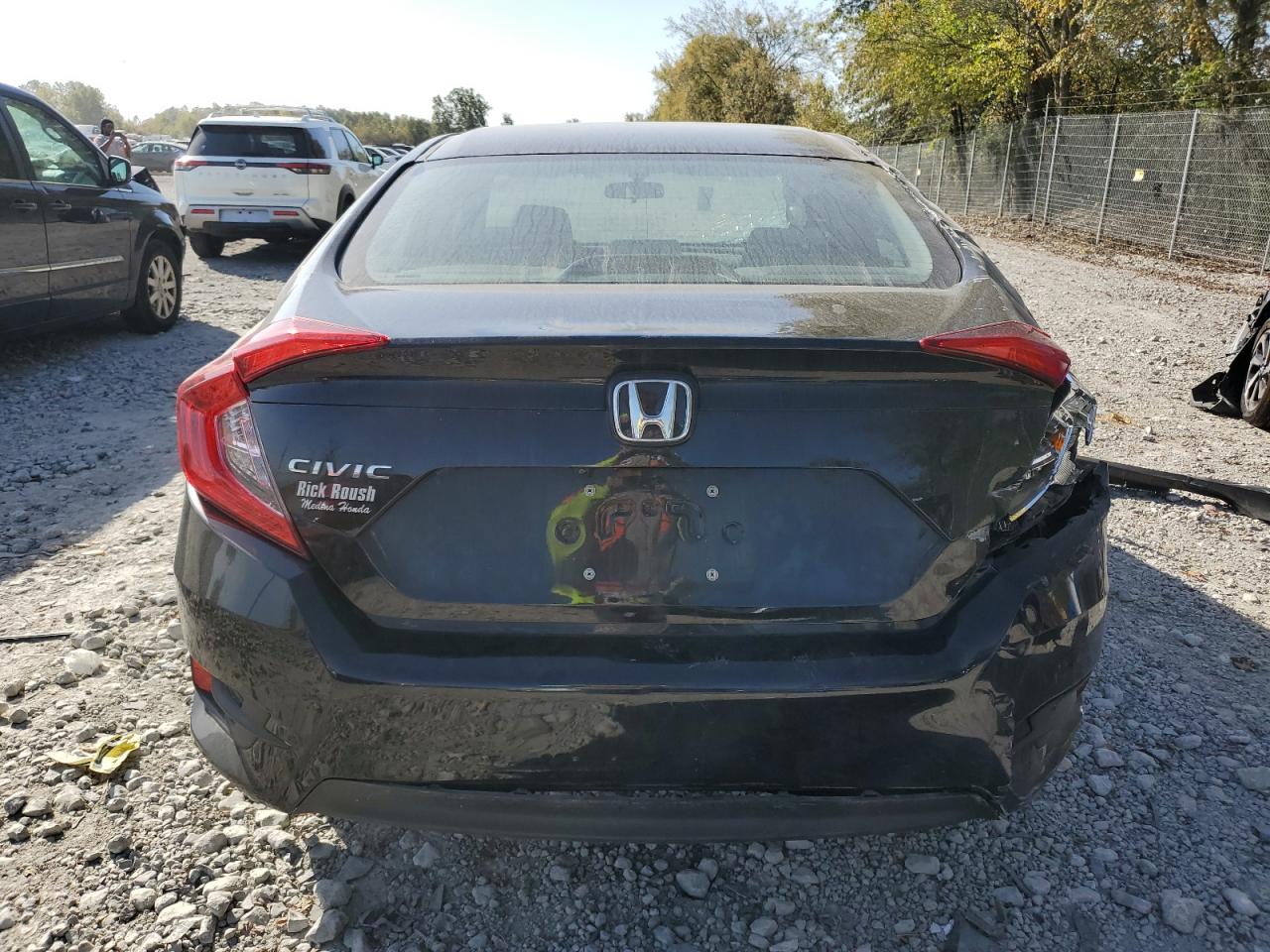 19XFC2F5XJE018837 2018 Honda Civic Lx