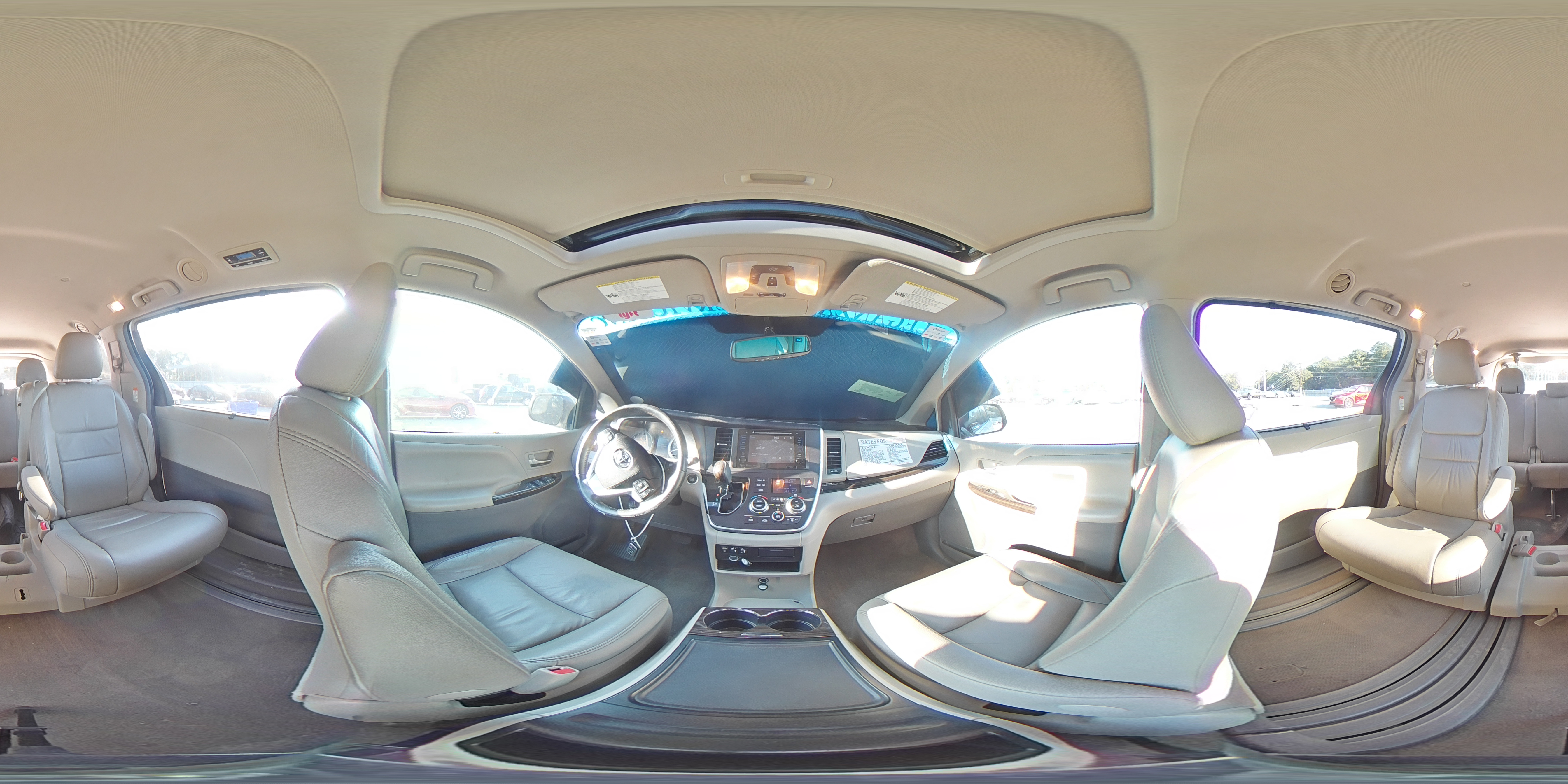 2016 Toyota Sienna - Image 14