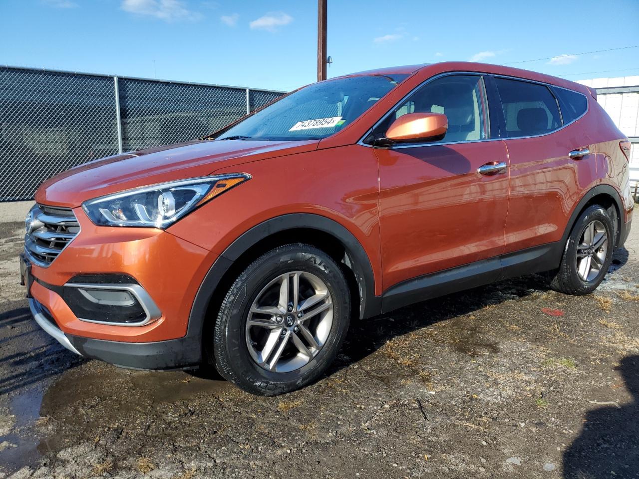 5XYZTDLBXHG439909 2017 HYUNDAI SANTA FE - Image 1